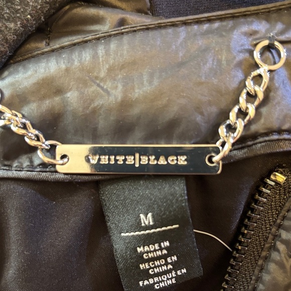 Elegant Black Quilted Women's Puffer Jacket - Picture 10 of 10